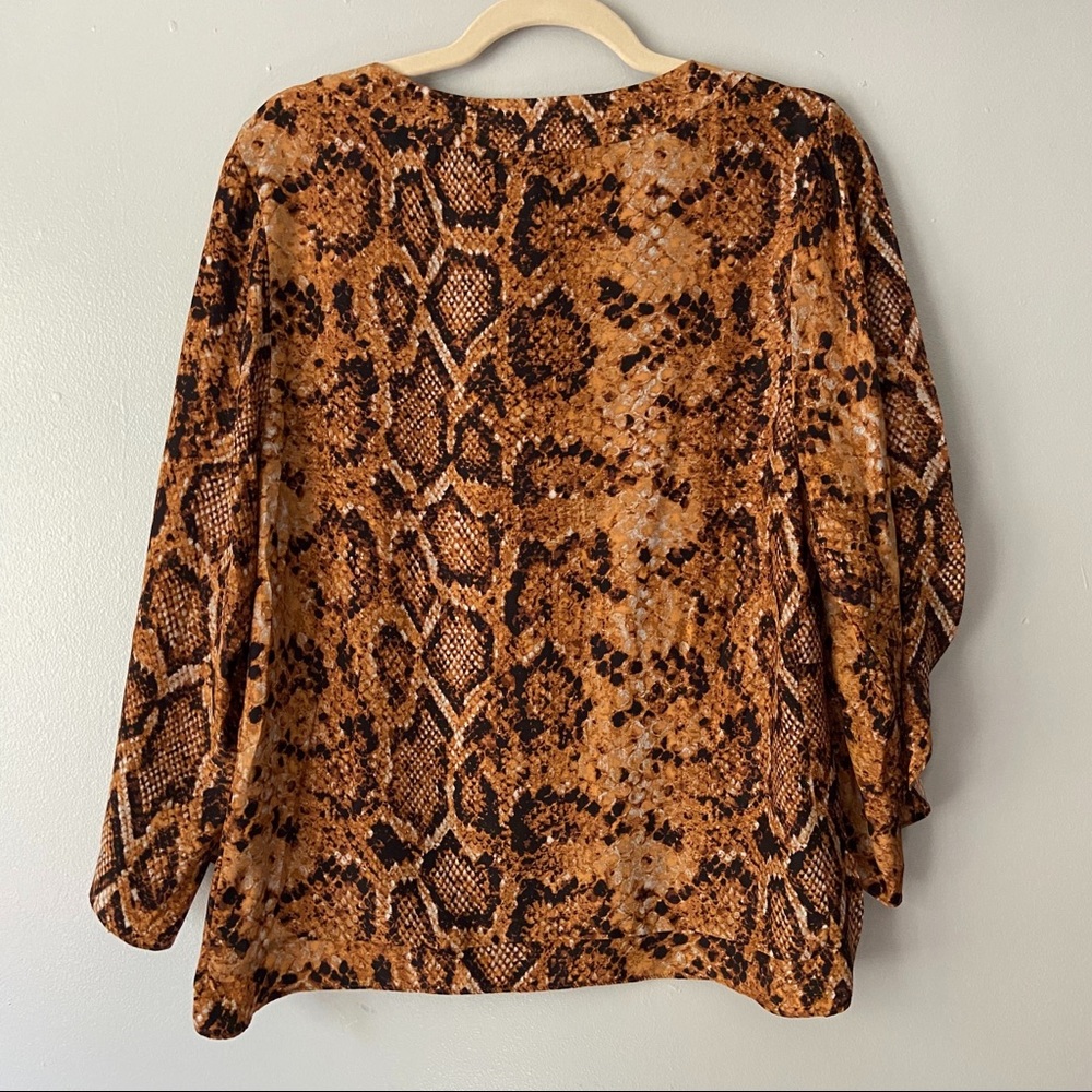 Alice & Trixie Snake Silk Open Sleeve Blouse - XS - Picture 6 of 7